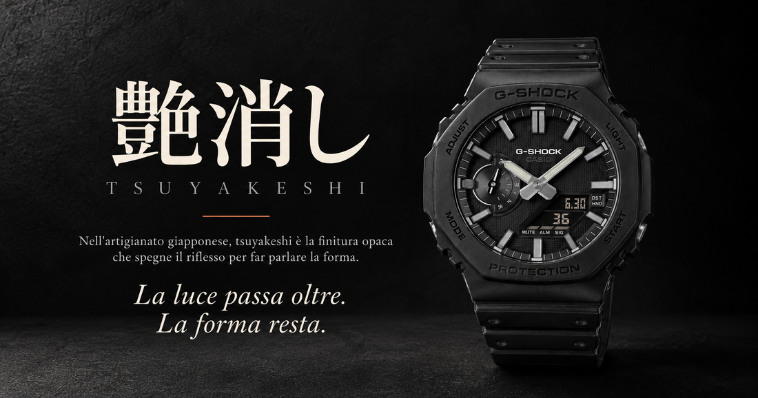 Tsuyakeshi (艶消し) - G-SHOCK GA-2100LXB-1AER Luxe Black nero opaco con indici argento su sfondo scuro, ERA ORA Roma