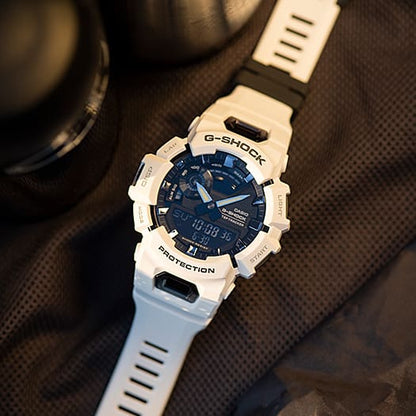 CASIO G-SHOCK GBA-900-7AER originale – vista laterale cassa (Bluetooth, step tracker, 200m, fitness sportivo)