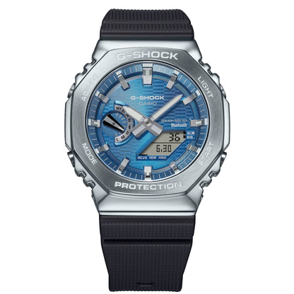 CASIO G-SHOCK GBM-2100A-2BER originale – vista frontale dettagli cassa (Bluetooth, Tough Solar, 200m, Carbon Core Guard)