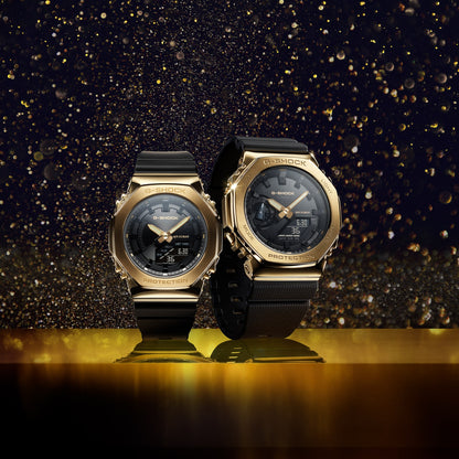 CASIO G-SHOCK GM-2100G-1A9ER originale – lifestyle ambientato (Shock Resist, 200m, cassa metal, analogico-digitale)