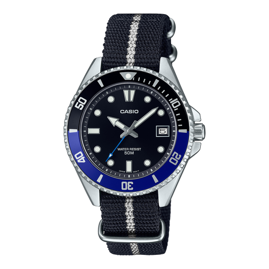 CASIO MDV-10C-1A2VEF originale – vista frontale orologio diver compatto (acciaio, cinturino tessuto, ghiera nera/blu)