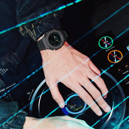 CASIO G-SHOCK GA-2100K-1AER originale – lifestyle indossato (Carbon Core Guard, 200m, analogico-digitale)