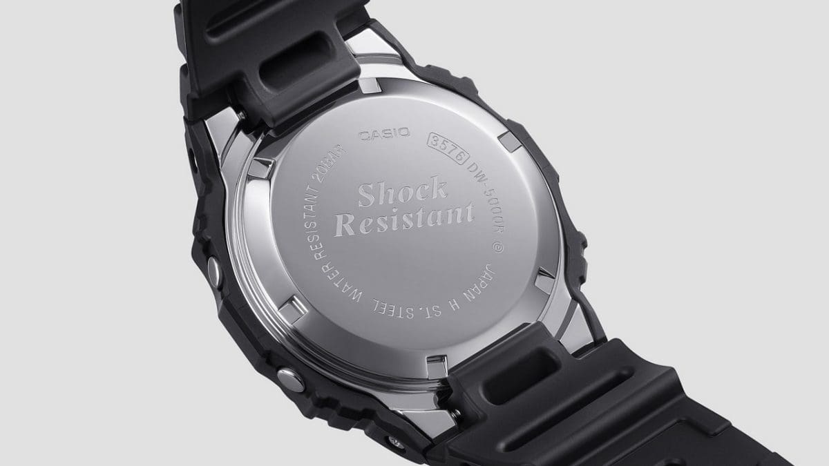 CASIO G-SHOCK DW-5000R-1AER originale – dettaglio quadrante orologio uomo (resistente 200m, antiurto, design sportivo)