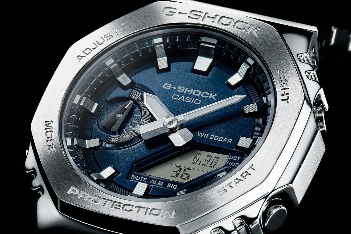 CASIO G-SHOCK GM-2110D-2BER originale – confezione originale orologio uomo (lunetta e bracciale in acciaio, antiurto, impermeabile 20 bar)