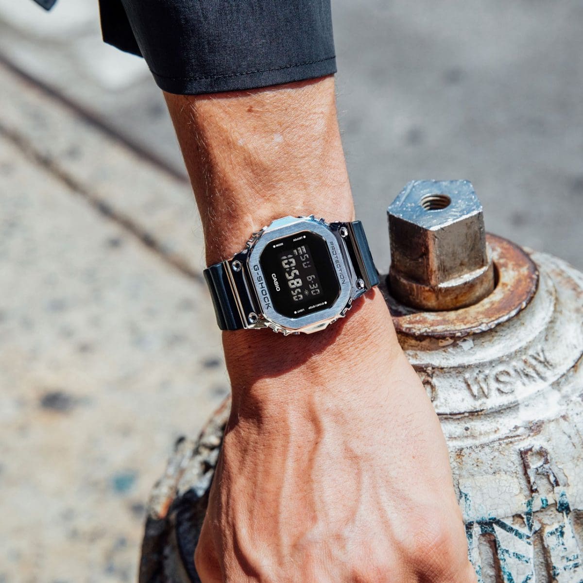 CASIO G-SHOCK nan originale – dettaglio pulsanti orologio uomo (resistente 200m, antiurto, design sportivo)
