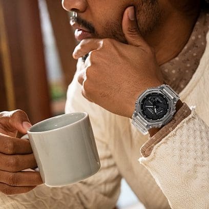 CASIO G-SHOCK GA-2100SKE-7AER originale – vista cinturino completo (Carbon Core Guard, 200m, analogico-digitale)